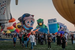 2024BalloonFiestaGlow-7.jpg